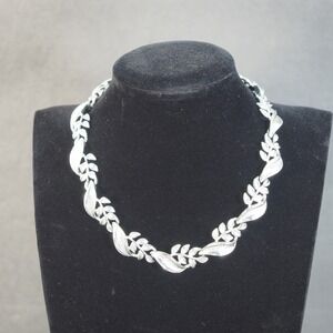 Coro Choker Necklace Link Leaf Vine Silver Tone Textured Vintage Signed Estate